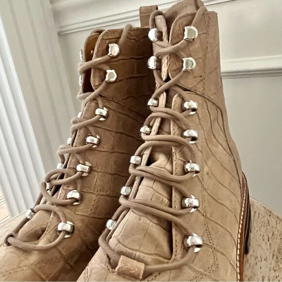 Marc Fisher Lizzie 2 Croc Lace Up Print Platform Combat Boots Tan 9.5 NWOB - Picture 10 of 13